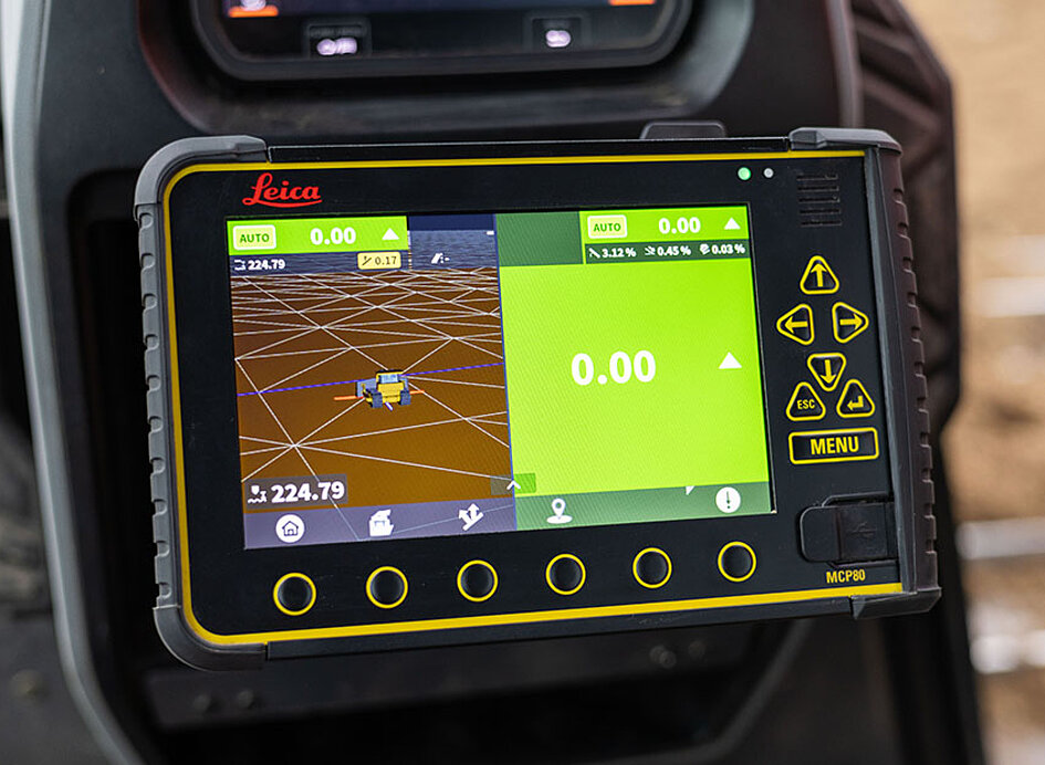 Leica Display für den Tiefbau zeigt Software an - wo wie Maschine sich befindet