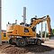Liebherr Mobilbagger im Einsatz mit Leica 2D-Maschinensteuerung auf einer Baustelle