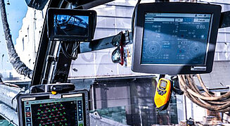 Baukabine Innenbereich mit Displays zur Steuerung der Maschine